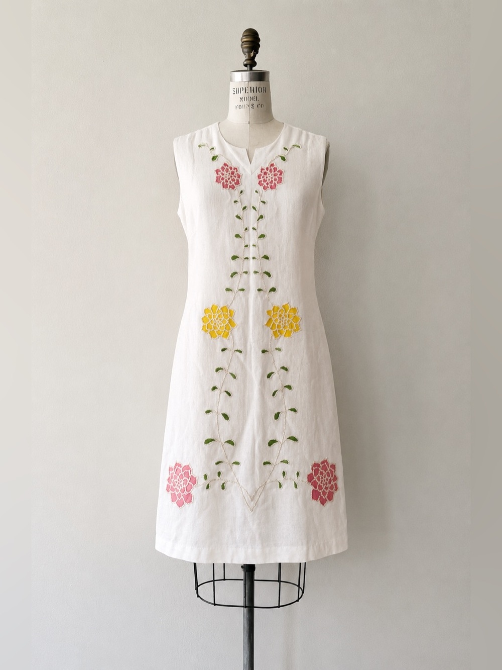 Vintage 1960s Beaded Floral Shift Dress – Size Apx XS/S